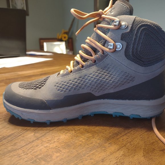 Vasque Shoes - Vasque Breeze LT NTX Hiking Boots 7417 - Size 7.5